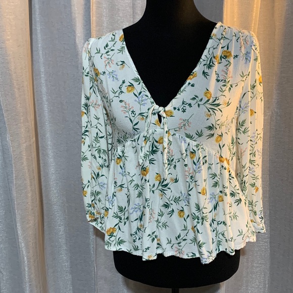 Lucky Brand Tops - Lucky Brand Boho Cream Flowered Shirt Size Small